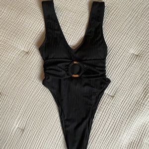 Artemis Midi - Onyx Ribbed Toluca